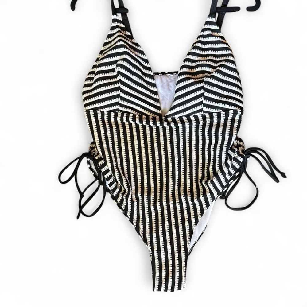 Sexy Black and White Striped ultra high Swimsuit